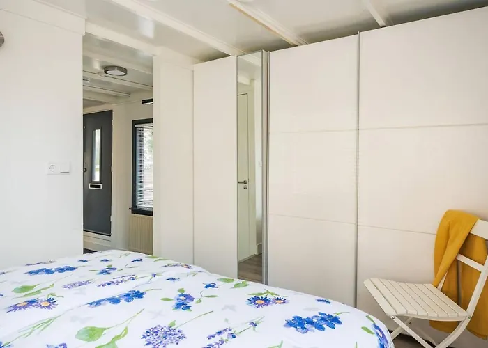 Luxury Houseboat-apartment Lady Jane Holiday home