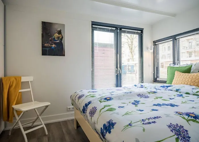 Luxury Houseboat-apartment Lady Jane Amsterdam