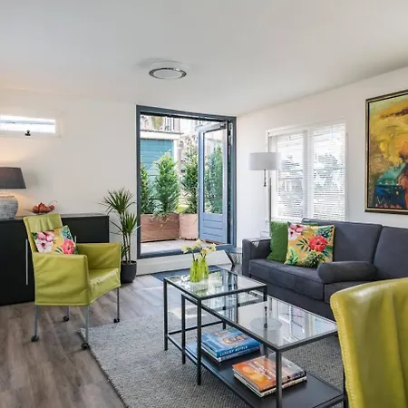 Luxury Houseboat-apartment Lady Jane Amsterdam