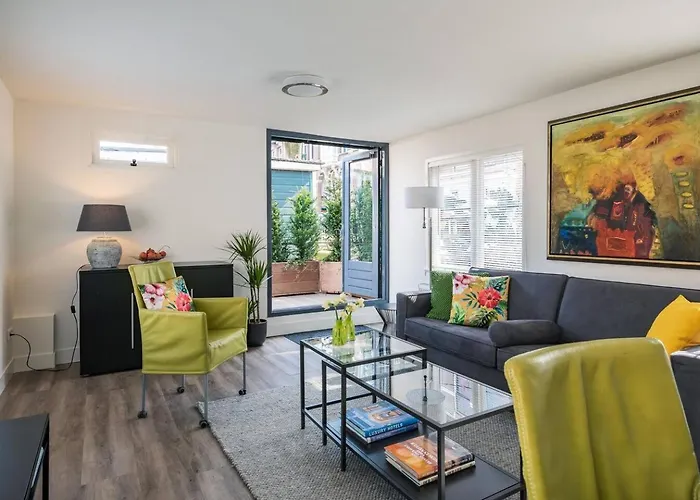 Luxury Houseboat-apartment Lady Jane Amsterdam